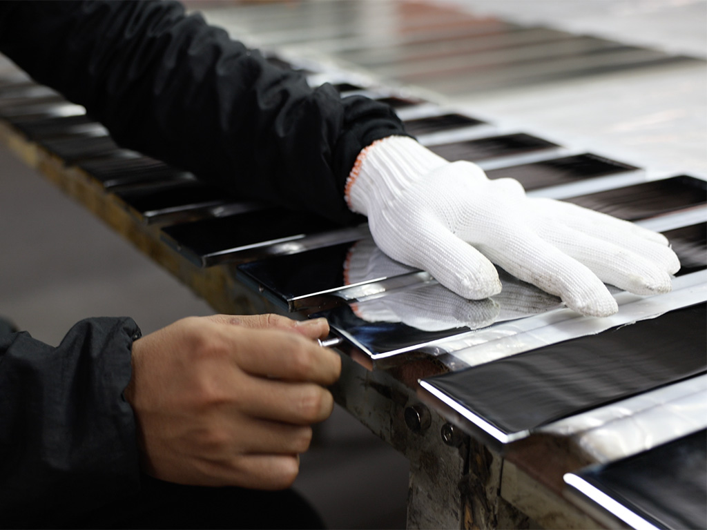 Lean-on metal bookshelf heavy connector for quality control